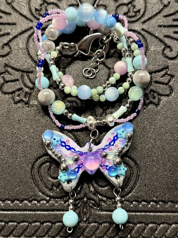 Zoaleo Shop Beaded Butterfly Pendant Necklace